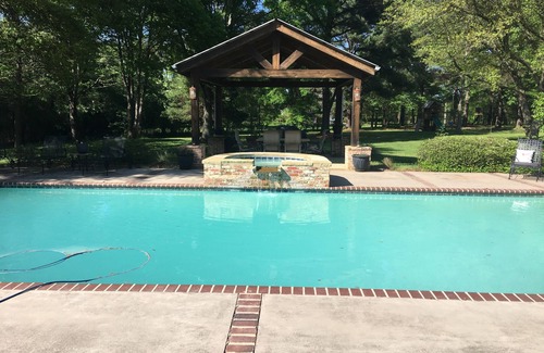 Madison Kabine | The Bunkhouse