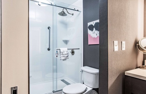 Little Rock Hotel | The Burgundy Hotel, Tapestry Collection by Hilton