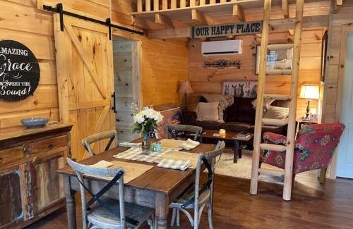 Jamestown Haus | The Cabin at Crockett Creek