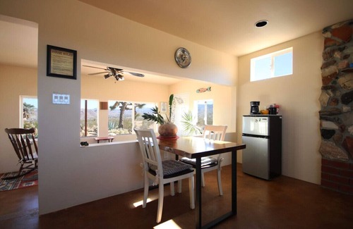 Joshua Tree Haus | 5 Minuten von Joshua Tree Village entfernt. 15 Minuten von JTNP.