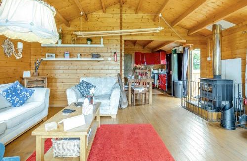 Newtown Haus | The Cabin Cefn Mawr