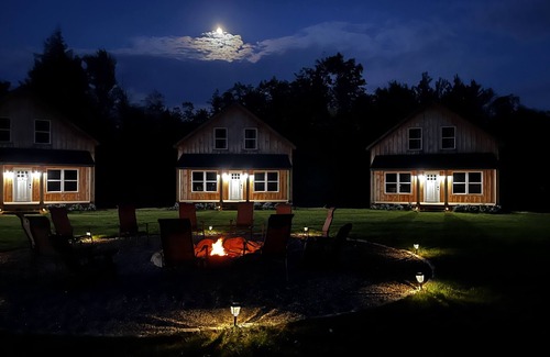 Tamworth Kabine | The Cabins at Timber Ridge - #2 - Brand new cabins nestled in the woods of NH