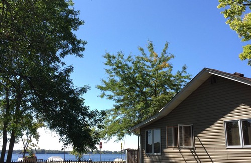 Spring Park Kabine | Beantworten Sie den Ruf des Loon am Lake Minnetonka