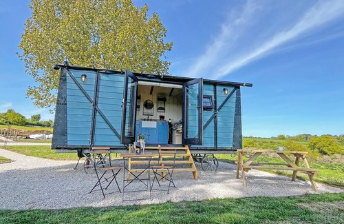 Alfreton Hütte | The Carriage - UK48947