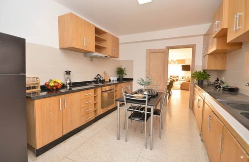 Casablanca Haus | The Casablanca Executive