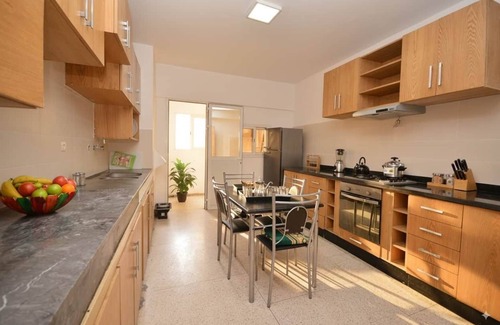 Casablanca Haus | The Casablanca Executive