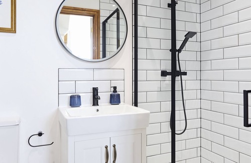 Ferndown Wohnung | The Castleman is large 3 bedroom apartment, situated within a golf course.