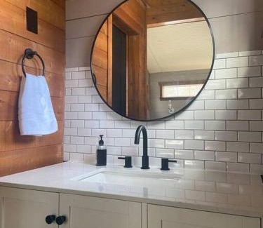 Cedarville Haus | The Cedar Hutch