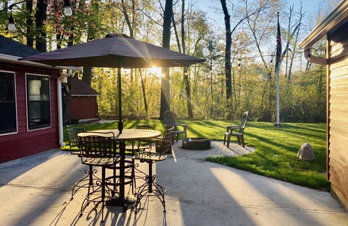 King Hütte | The "Chain" Reaction Retreat brings the boat landing to your backyard