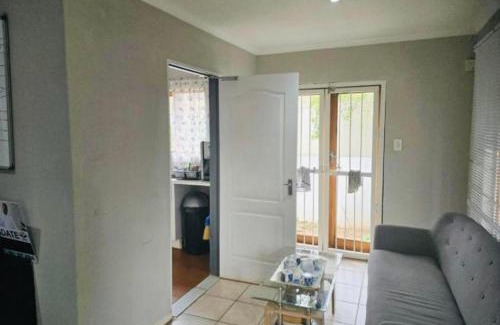 Zwartkop Haus | The Chardonnay Inn