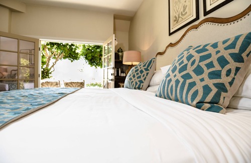 La Quinta Hotel | The Chateau at Lake La Quinta