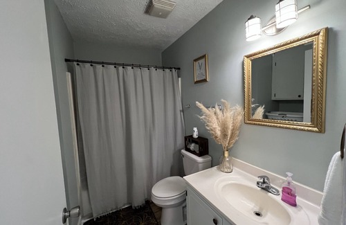 Salisbury Haus | The Cheery Nook in Salisbury