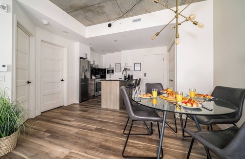 Saint-Roch Wohnung | The Chic Charest | Terrace | Pool & BBQ | AC