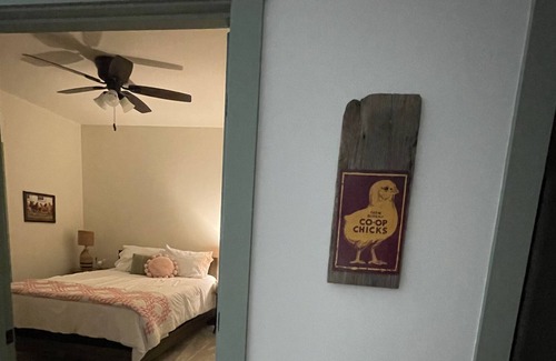 Troy Sonstige | THE Chicken Coop in Troy