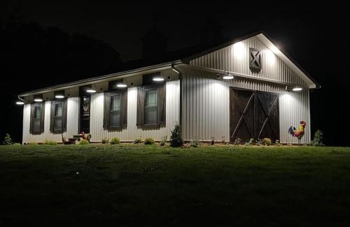 Troy Wohnung | The Chicken Coop