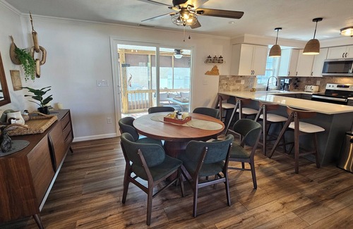 Chincoteague Haus | The Chincoteague Cottage, A charming recently renovated 2BR, 2BA island home