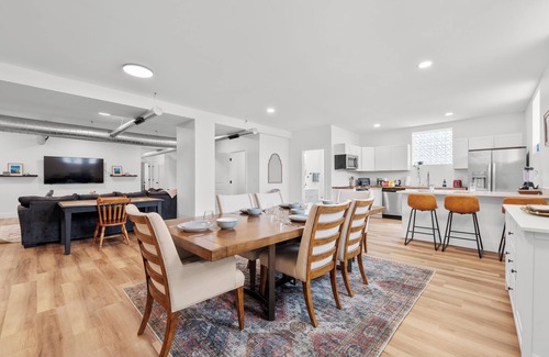 Old North Columbus Haus | The Church - 6BR Home Near OSU, Perfect for Groups