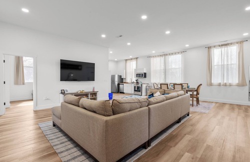 Old North Columbus Haus | The Church - 6BR Home Near OSU, Perfect for Groups