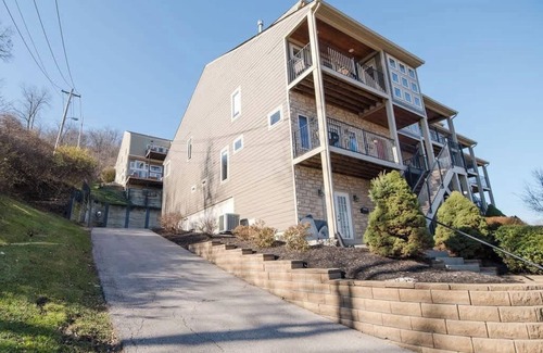 Covington Eigentumswohnung | The Cincy Staycation - City Views