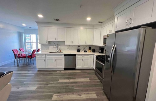 Paterson Wohnung | The Classy Suite: 2BR with Free Parking