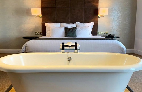 Gorleston-on-Sea Hotel | The Cliff Hotel