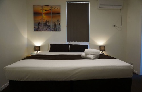 Kangaroo Point Haus | The Cliff House