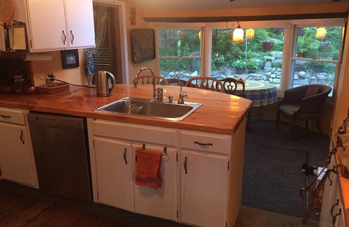 Chagrin Falls Haus | Das ClubHouse im Herzen von Chagrin Falls.