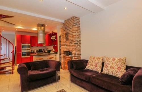 Tewkesbury Haus | The Coach House