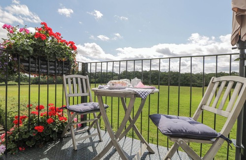Newent Haus | THE COACH HOUSE, romantic in Newent