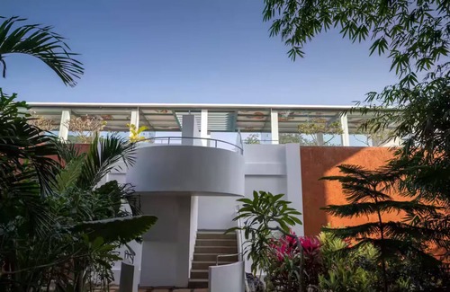 Nerul Wohnung | The Coastal Nest - 2BHK by Da Alohas