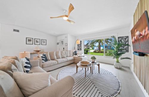 Venetian Way Haus | The Cocoa Plum - A Quiet Riverfront Pool Home Near Beach