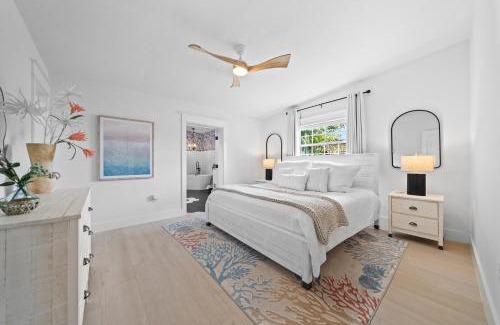 Venetian Way Haus | The Cocoa Plum - A Quiet Riverfront Pool Home Near Beach