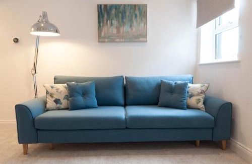 Burton on Trent Haus | The Comet - 5 separate beds & 3 bathrooms