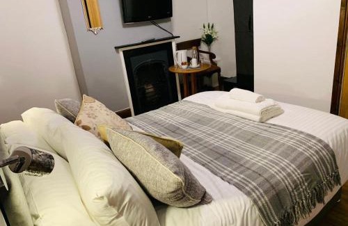 New Forest District Hotel | The Compasses Inn