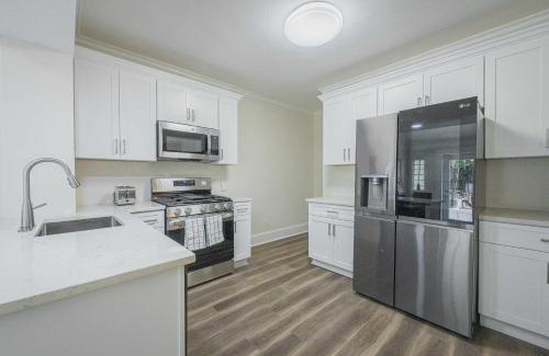 Athens Haus | The Complex on Bobbin Mills