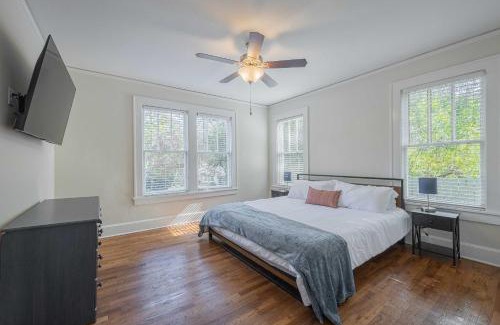 Athens Haus | The Complex on Bobbin Mills