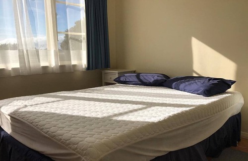 Castlepoint Haus | The Cook House At Castlepoint Beach - Group Accommodation -