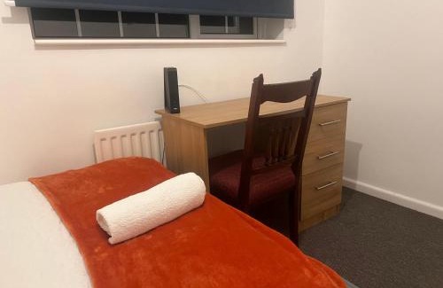 Winchester Haus | The Coral Guest House 1 Mile from Winchester Market