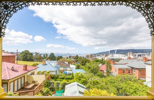 Glebe Hütte | The Corinda Collection