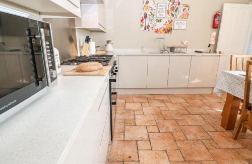 Broadway Haus | The Cottage at Broadway