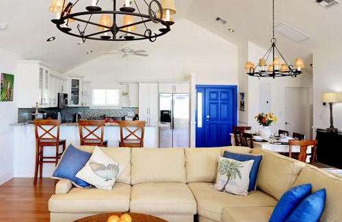 North Side Haus | 'The Cottage' at Rum Point - Private Getaway