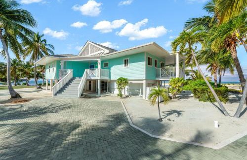 North Side Haus | 'The Cottage' at Rum Point - Private Getaway