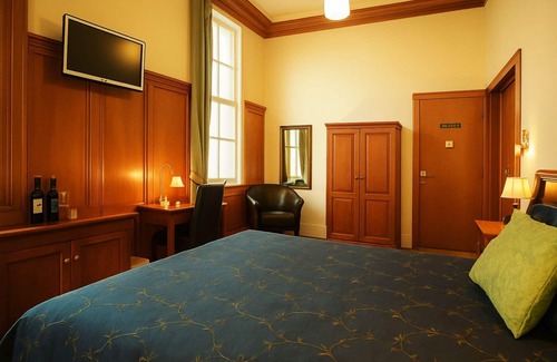 Napier Hotel | The County Hotel