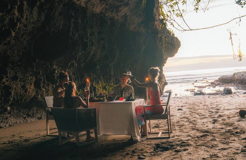 Suraberata Villa | The Cove Bali - Am Strand - Privater Koch, Swimmingpool, Tennisplatz