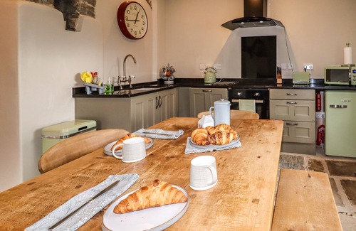 Holmfirth Hütte | The Cow Shed