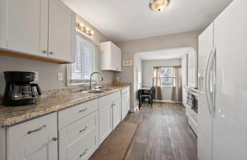 West Columbus Haus | The Cozy Bellows - Retreat for 4