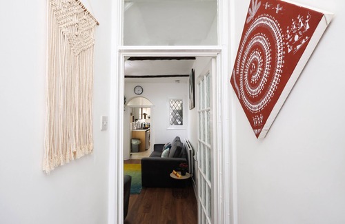 Plasnewydd Haus | The Cozy Home | 11min Walk to Cardiff Central | Linen + Parking Provided |