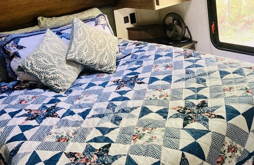 Fleming Haus | The Cozy Keystone RV on the Farm, Pet Friendly!