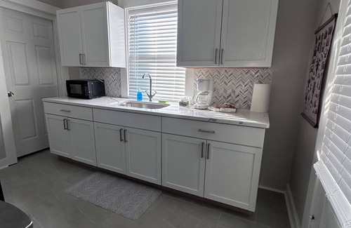 Dayton Haus | The Cozy Townhome 3-bed Dayton WiFi, AC 5 min to UD campus 3 min to downtown