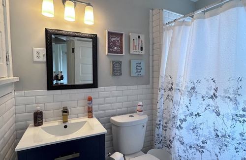 Dayton Haus | The Cozy Townhome 3-bed Dayton WiFi, AC 5 min to UD campus 3 min to downtown